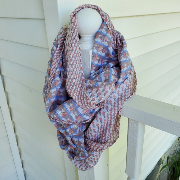 Charlotte Russe infinity wrap scarf - Picture 5 of 6
